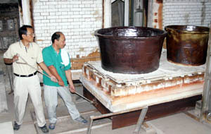 ���핗�C�̍쐬�E�ݒu�b�g���h���H��